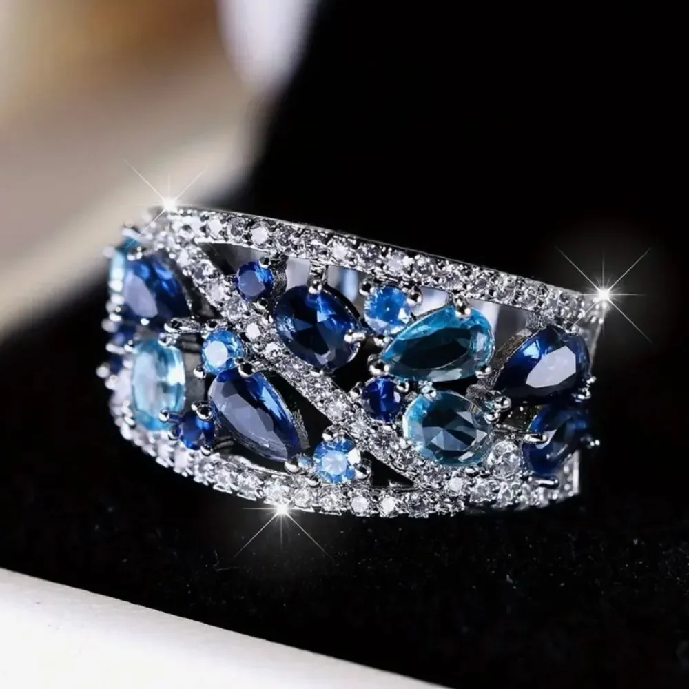 🔷 Gorgeous NEW Blue crystal gemstone band ring size 8 🔷